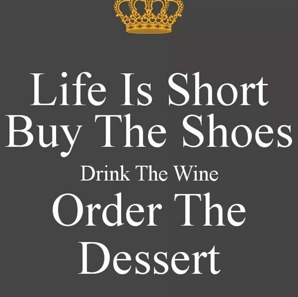 Maura🍁 Posh Ambassador 🍁 - Picture 3 of 8